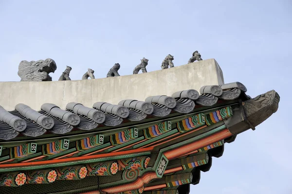 Detalhe do telhado do portão Heungryemun — Fotografia de Stock