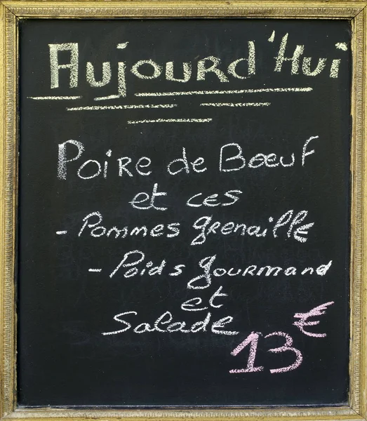 Menu blacboard outside a French restaurant. — Stock Photo, Image