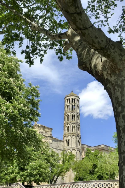 Fenestrelle-torony, a Saint-Theodorit-székesegyház Uzes, Gard, Franciaország — Stock Fotó