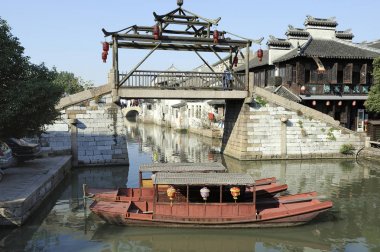 Tongli'de eşsiz bir ahşap köprü