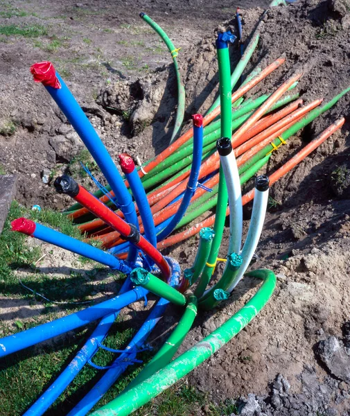 Varios Cables Fibra Óptica Multicolor Suelo Listos Para Ser Conectados —  Fotos de Stock