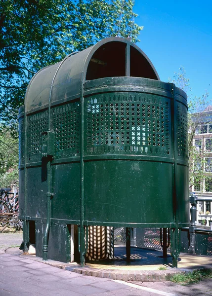 Cabina Inodoro Público Con Orinal Rizado Amsterdam Países Bajos —  Fotos de Stock