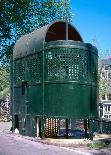 Curled Urinal Offentliga Toalettkabin Amsterdam Nederländerna — Stockfoto