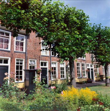 Sint Anthony Gasthuis, Saint Antony 's Hofje, Almshouses ile avlu, Hollanda' nın Groningen kenti. 1517 'de kuruldu.