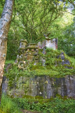 San Sebastian, İspanya - 10 Mayıs 2018. Monte Urgull İngilizce mezarlıkta kalıntıları. Bu mezarlıkta ilk Carlist savaşta öldü İngiliz askerler yalan. San Sebastian. Bask Ülkesi Guipuzcoa. İspanya.