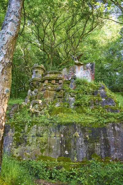 San Sebastian, İspanya - 10 Mayıs 2018. Monte Urgull İngilizce mezarlıkta kalıntıları. Bu mezarlıkta ilk Carlist savaşta öldü İngiliz askerler yalan. San Sebastian. Bask Ülkesi Guipuzcoa. İspanya.