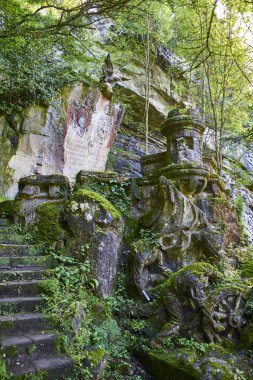 San Sebastian, İspanya - 10 Mayıs 2018. Monte Urgull İngilizce mezarlıkta kalıntıları. Bu mezarlıkta ilk Carlist savaşta öldü İngiliz askerler yalan. San Sebastian. Bask Ülkesi Guipuzcoa. İspanya.