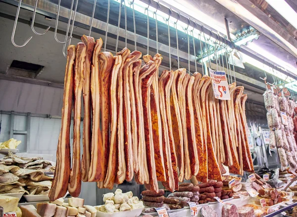 Marinated Pancetta Untuk Dijual Kios Pasar Makanan Spanyol — Stok Foto