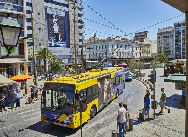 Αθήνα Ελλάδα Ιουνίου 2018 Τραμ Που Διασχίζει Την Πλατεία Ομονοίας — Φωτογραφία Αρχείου