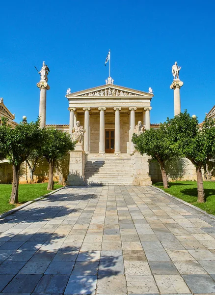 Κύρια Πρόσοψη Της Εθνικής Ακαδημίας Της Ακαδημίας Αθηνών Πλαισιώνεται Από — Φωτογραφία Αρχείου