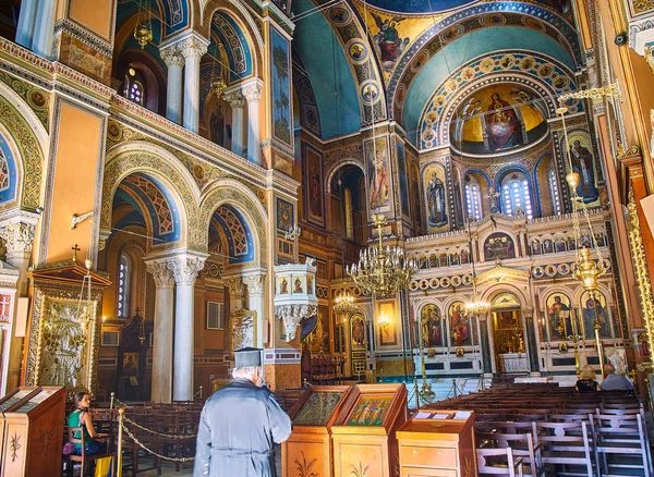 Athens Greece June 2018 Orthodox Priest Nave Metropolitan Cathedral Annunciation — Stock Photo, Image