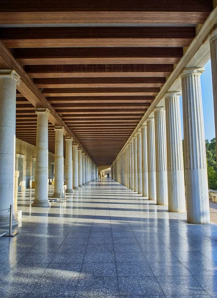 Antik Agora Atina üzerinde bina Attalos stoası sundurma. Attica bölgesi, Yunanistan.