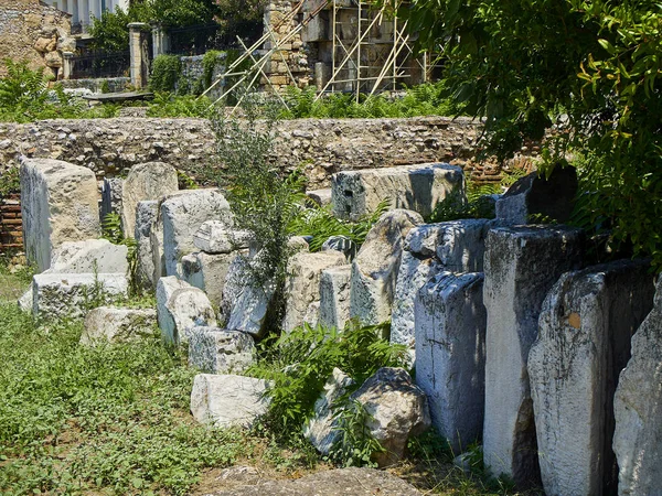 Atina Attica Bölgesi Yunanistan Kitaplığında Hadrian Kalıntıları — Stok fotoğraf