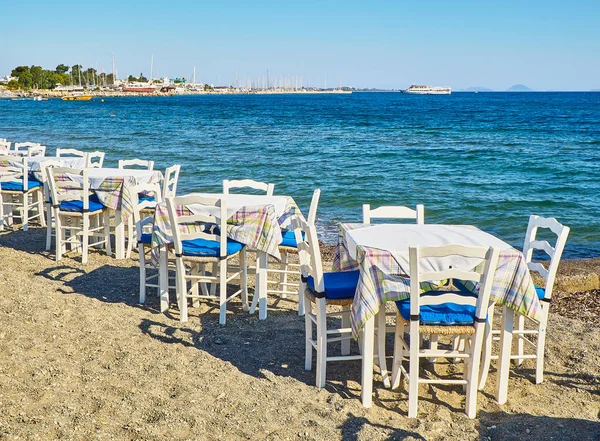 Stoły Krzesłami Grecka Tawerna Blisko Morza Plaży Kos Island Grecja — Zdjęcie stockowe