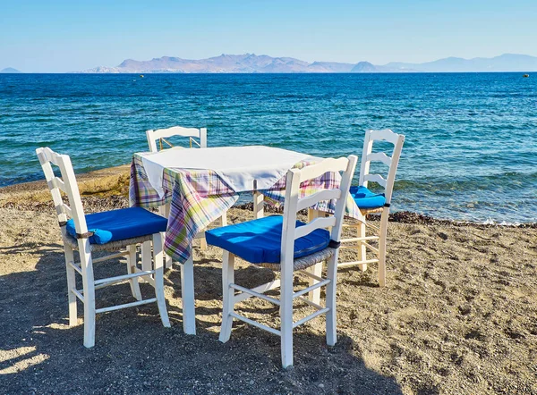 Stół Krzesłami Grecka Tawerna Pobliżu Morza Beach Kos Island Grecja — Zdjęcie stockowe