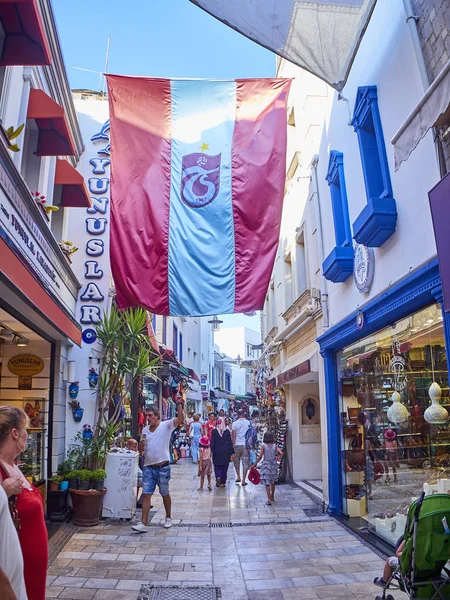 Bodrum Turquía Julio 2018 Hombre Que Señala Bandera Del Club — Foto de Stock