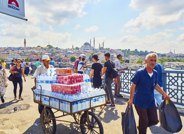 Istanbul Turkey July 2018 Delivery Boy Transporting Drinks Citizens Fishing — Stock Photo, Image