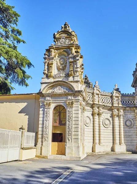 Istambul Turquia Julho 2018 Posto Guarda Portão Tesouro Palácio Dolmabahce — Fotografia de Stock