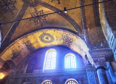 Istanbul, Türkiye - 10 Temmuz 2018. Ayasofya Camii NEF Güney Galeri detay.