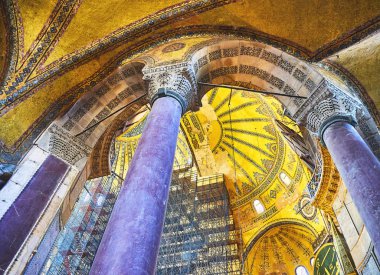 Istanbul, Türkiye - 10 Temmuz 2018. Ayasofya Camii NEF Güney Galeri detay.