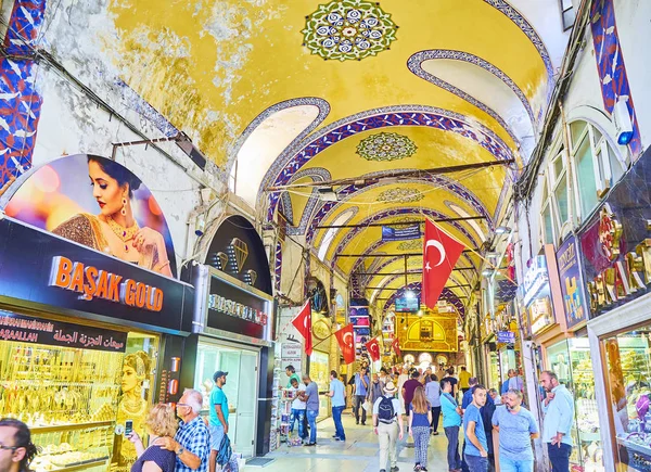 Estambul Turquía Julio 2018 Turistas Los Pasadizos Del Kapali Carsi — Foto de Stock