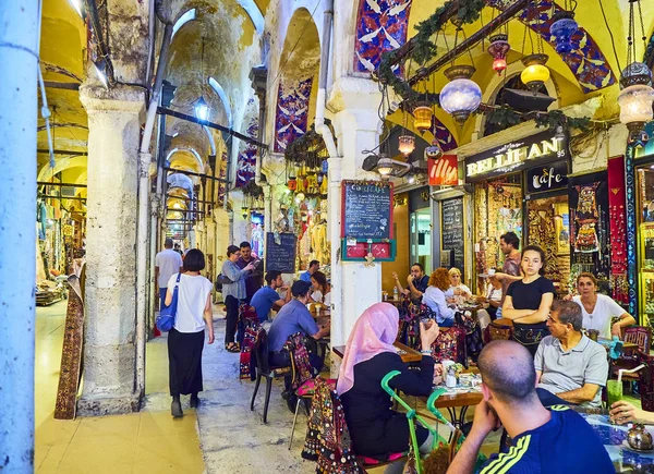 Istanbul Truthahn Juli 2018 Bürger Einer Terrassenbar Des Kapali Carsi — Stockfoto