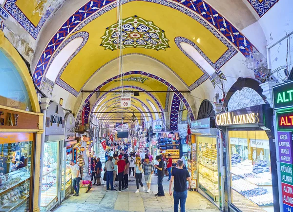 Istambul Turquia Julho 2018 Turistas Nas Passagens Kapali Carsi Grande — Fotografia de Stock