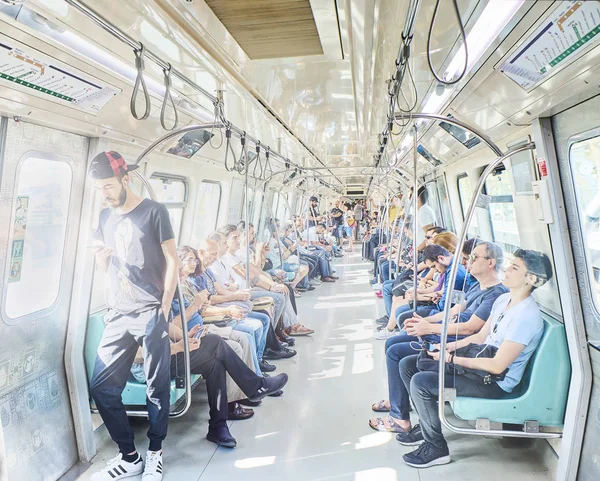 Estambul Turquía Julio 2018 Pasajeros Moderno Vagón Metro Estambul Metrosu — Foto de Stock