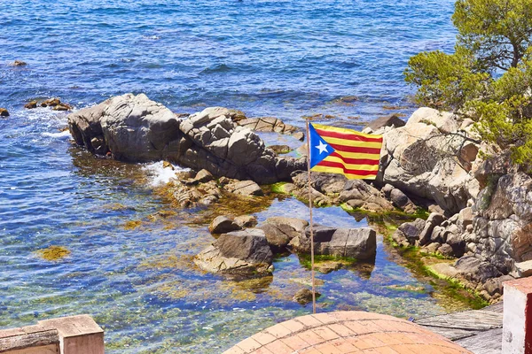 Flag Independence Movement Catalonia Called Estelada Unofficial Cala Alguer Cove — Stock Photo, Image