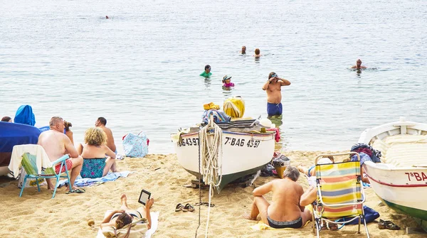 Calella Palafrugell Espagne Septembre 2018 Touristes Profitant Bain Soleil Platja — Photo