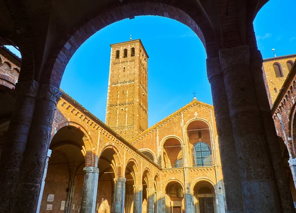 Zicht West Façade Van Het Atrium Van Ansperto Van Basiliek — Stockfoto