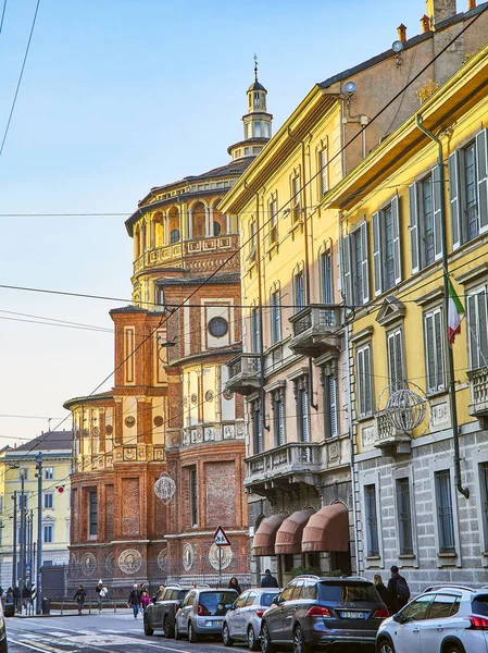 Milão Itália Dezembro 2018 Corso Magenta Rua Com Cúpula Basílica — Fotografia de Stock
