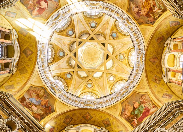 Turyn Włochy Grudnia 2018 Kopuła Kościoła Prawdziwe Chiesa San Lorenzo — Zdjęcie stockowe
