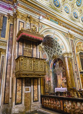 Torino, İtalya - 1 Ocak 2019. Minber Chiesa di San Carlo Borromeo Kilisesi. Turin, Piedmont, İtalya.