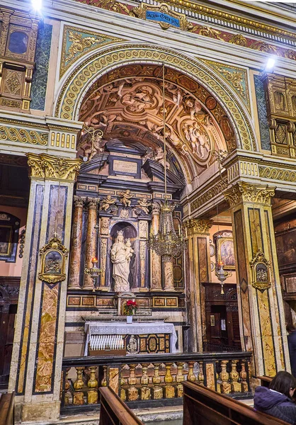 トリノ イタリア 2019 キエーザ カルロ ボロメオ教会のマドンナ デッラ パーチェ 平和の聖母 の側面チャペル — ストック写真