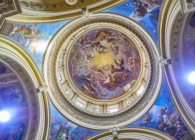 Bergamo, İtalya - 4 Ocak 2019. Chiesa Prepositurale di Santa Maria Immacolata delle Grazie kilise kubbe. Bergamo, Lombardy, İtalya.