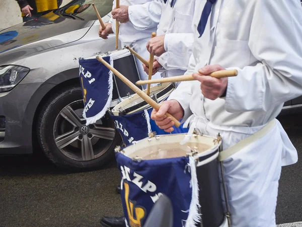 Tamborrada, ünlü davul festivale, davul çalmayı aşçılar 