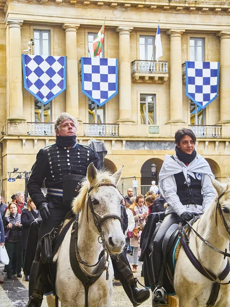 Żołnierz na koniu w Tamborrada, parada bębna do celeb — Zdjęcie stockowe