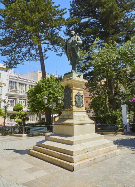 Statue of Emilio Castelar. Plaza de Candelaria Square. Cadiz, An — Stock Photo, Image