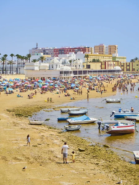 Praia de La Caleta. Vista da Avenida Duque de Najera. Cádiz. Andaluzia, Espanha . — Fotografia de Stock