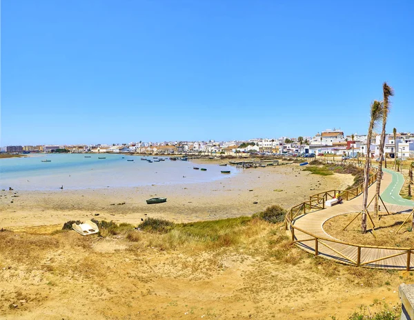 Barbate stad. Uitzicht vanaf de Avenue Juan XXIII. Cadiz, Spanje. — Stockfoto