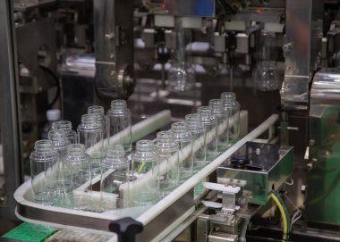 Sıvı plastik şişe dolum ve ambalaj makine imalatı