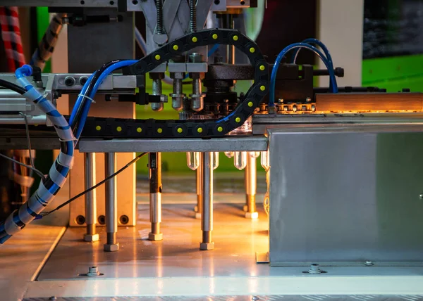 Isıtma işlemi için plastik şişe şişirme makinası