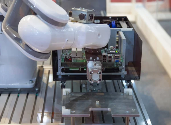 Geautomatiseerde Industrie Robotarm Computer Elektronische Assemblage — Stockfoto
