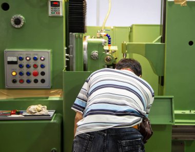 Çalışan faaliyet Cnc Makine Fabrikası, endüstriyel talaşlı imalat