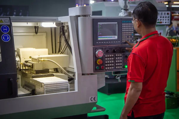 Datos Entrada Del Trabajador Para Programar Máquina Cnc —  Fotos de Stock