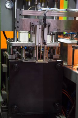 Isıtma işlemi için plastik şişe şişirme makinası