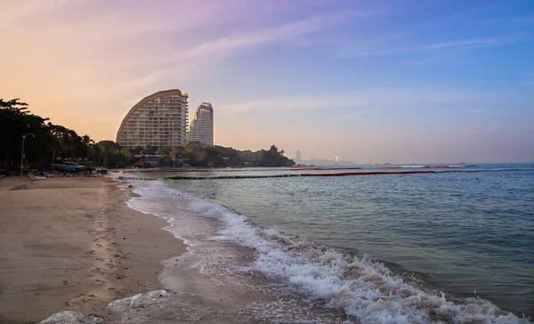 Güzel bir plaj ve güneş ışığı Tayland görünümü