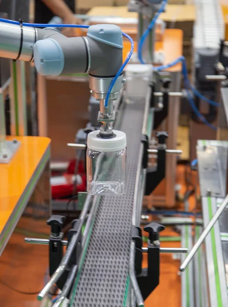 Robot kaldırma gıda kavanozu