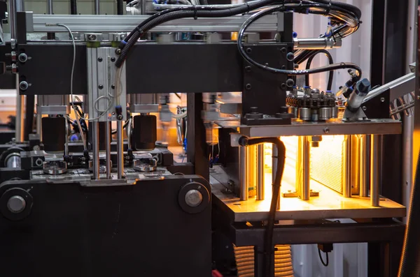 Plastik şişe şişirme makinesi